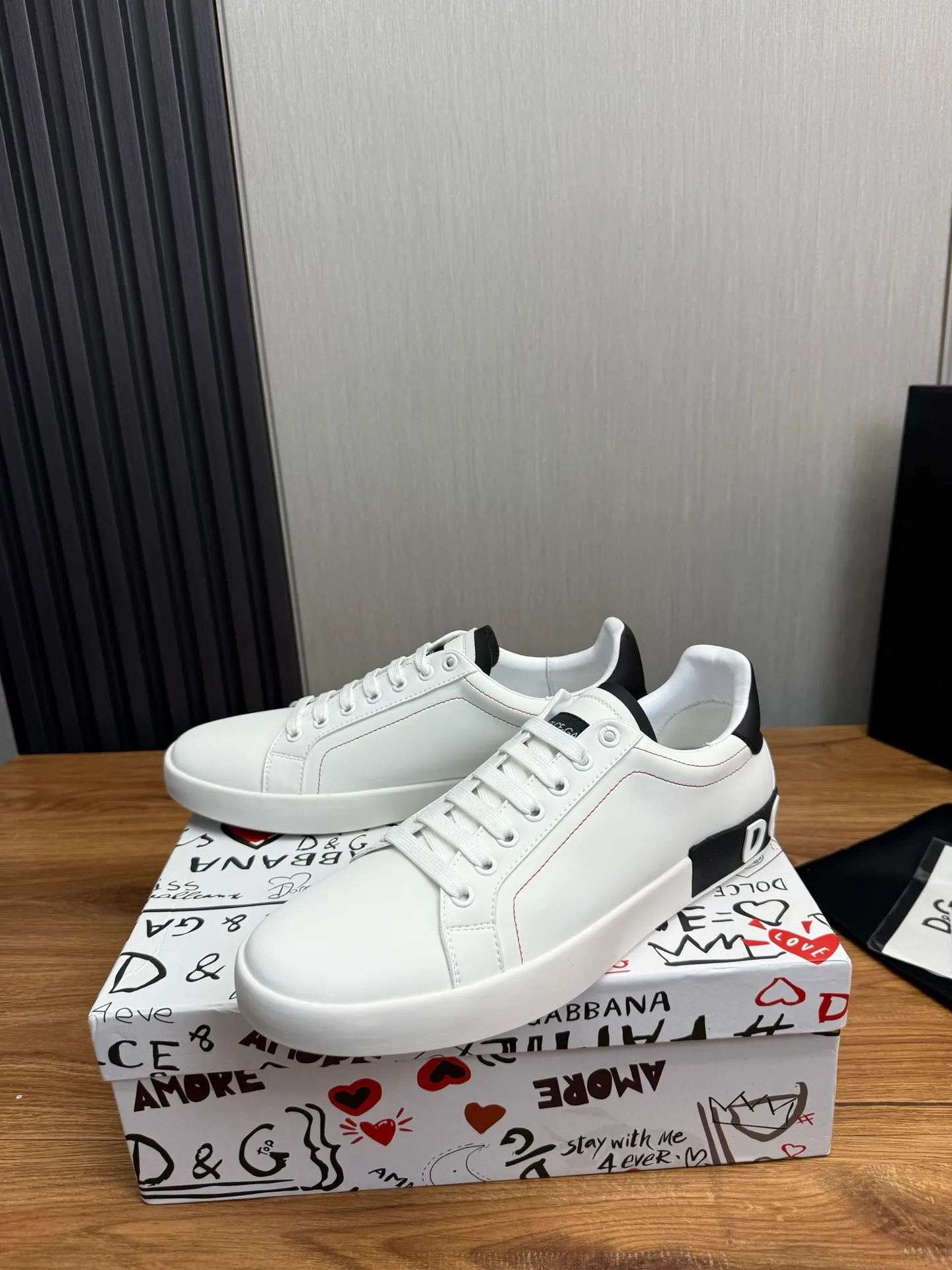 Men's men's shoes 💰420💰 Dolce & gabbana (DG) official website synchronized new models 💥1 fashionable hot models: 1 Exclusive mold opening ✅Imported cowhide for the upper, unique brand style logo upper 💥Sheepskin feet 🐑Original private mold outsole ✔️36-44 (38.45 custom-made, non-refundable)